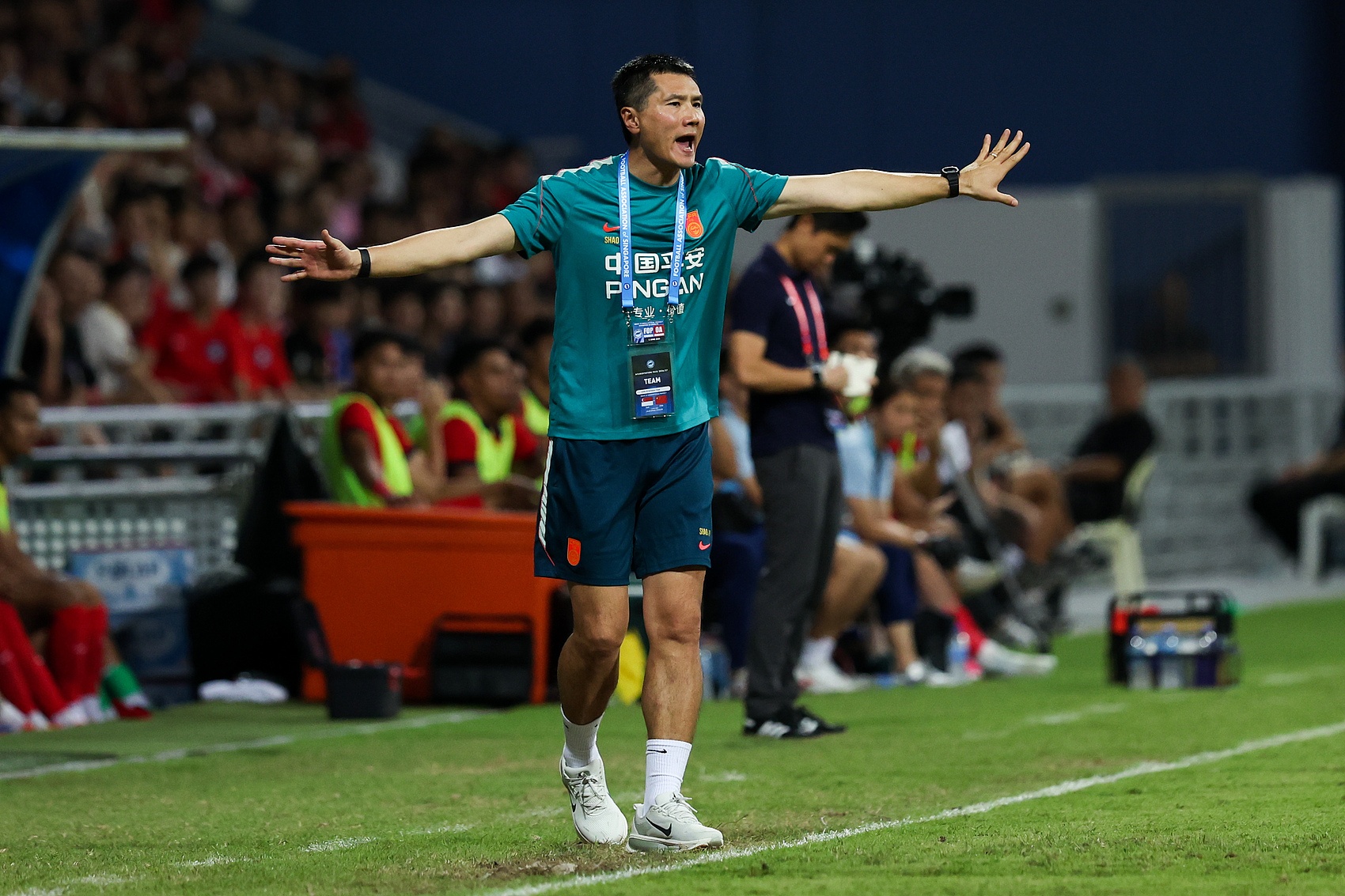 邵佳一七次换人致国足失控 2-1新加坡控球不足四成