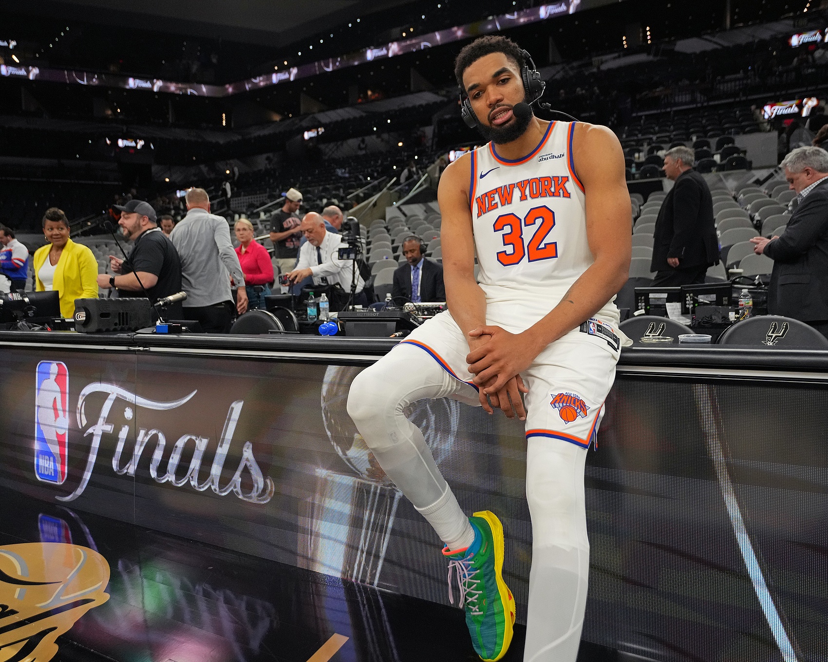 nba马刺跟尼克斯谁厉害