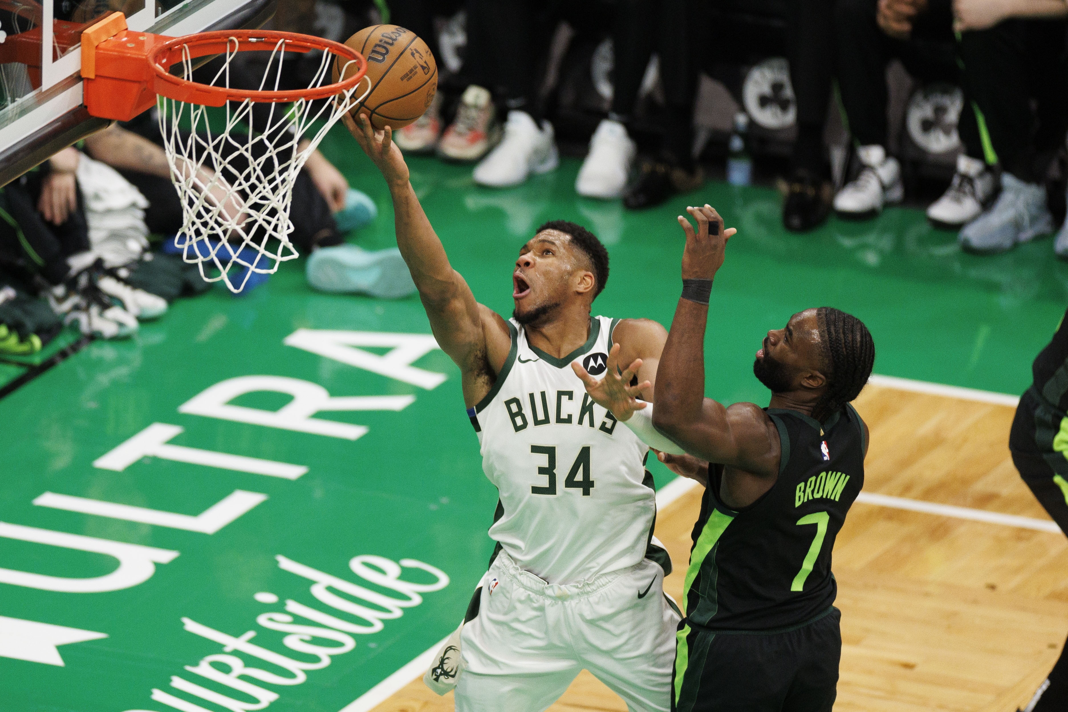 Windhorst:绿军尚未用布朗报价字母哥 若雄鹿索要将提供