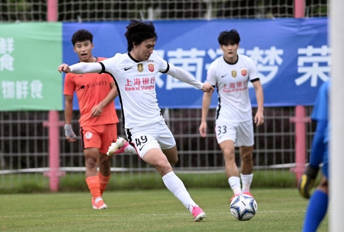 张琳芃头槌刘祝润爆射 海港2-1险胜赛更达晋级