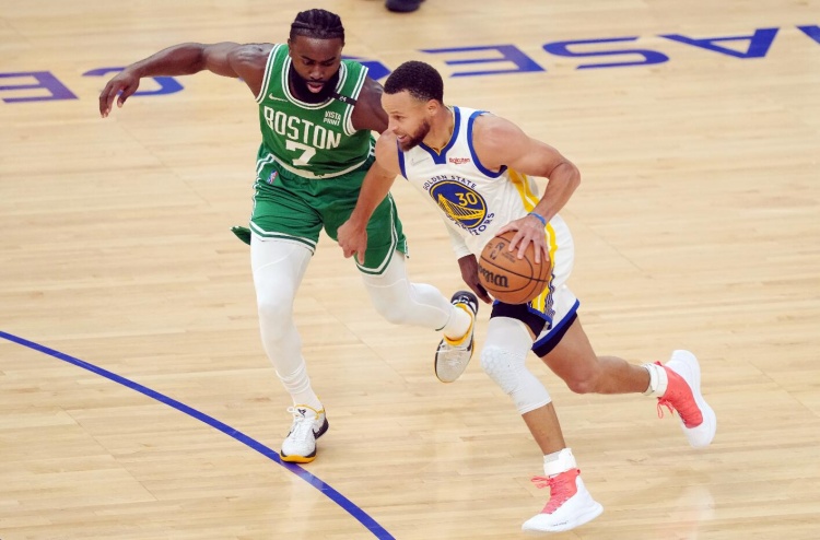 尼克斯球员奇葩失误引热议