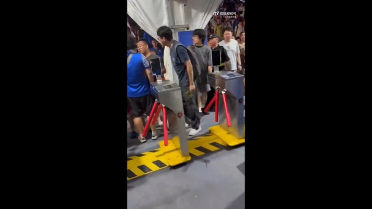 西布朗对阵伯恩利直播在线观看