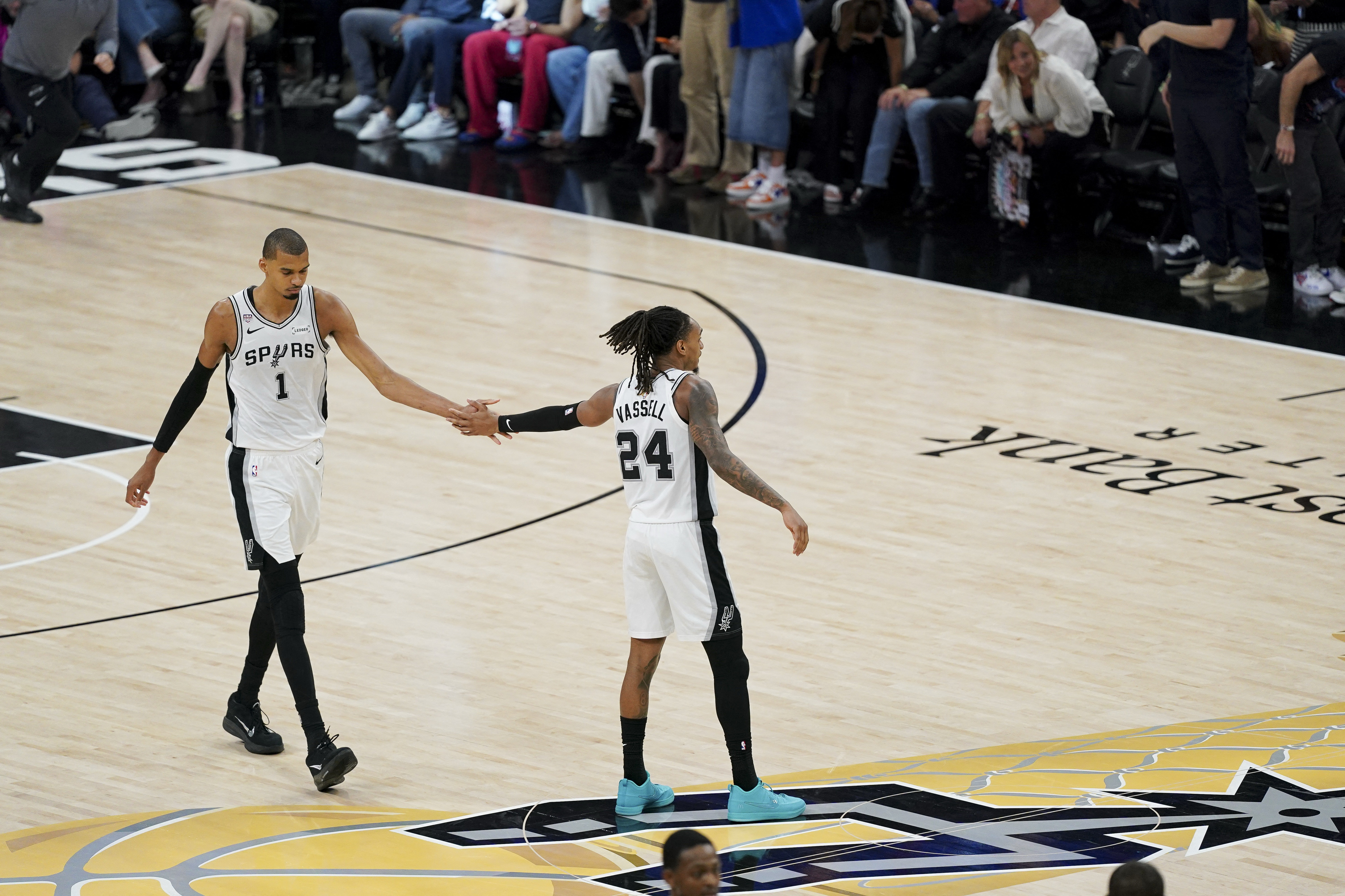 nba季后赛尼克斯vs骑士