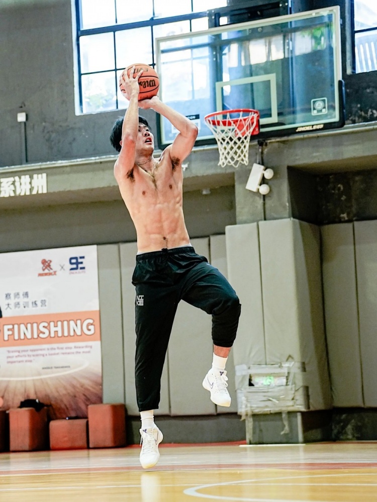 奥莫尼亚尼科西亚对阵圣图尔登入口
