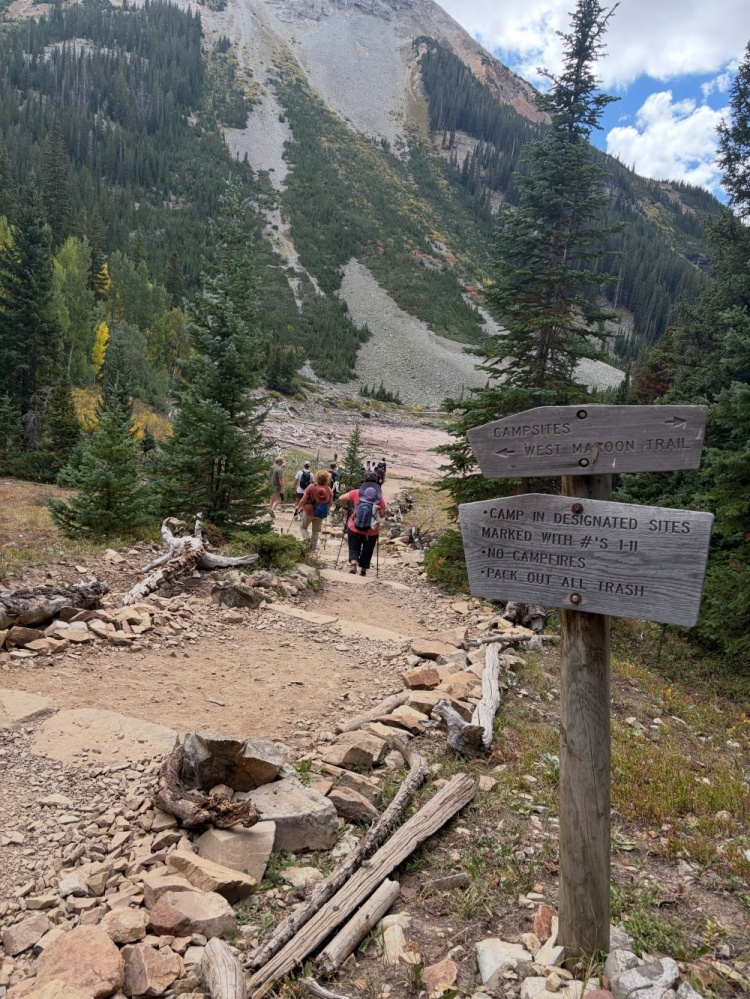 依旧风景不错但很累！戴维恩·米切尔：火山口湖徒步！痛苦面具！