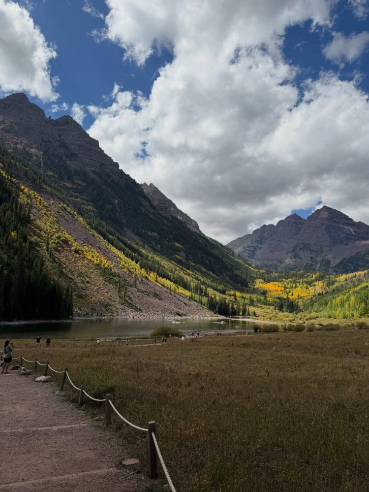 依旧风景不错但很累！戴维恩·米切尔：火山口湖徒步！痛苦面具！
